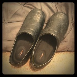 Women’s Dansko Clog